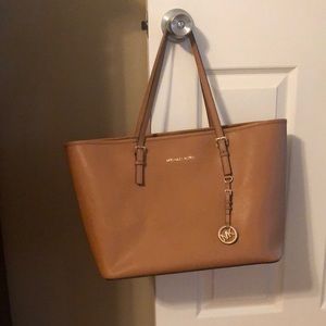 Michael Kors tote bag. Good condition.